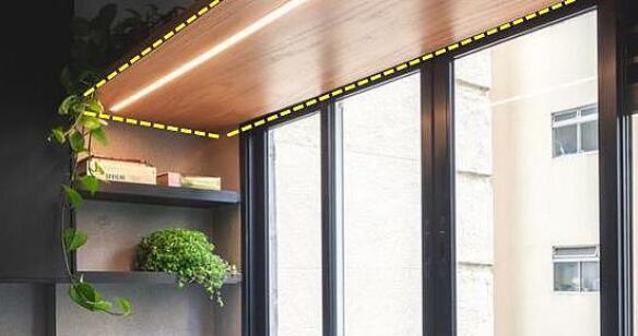 厨房辅助照明怎么弄 水槽上面加块板再嵌入灯饰.