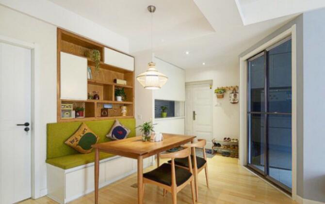 小户型谁还在餐桌旁边放椅子啊,都这么摆放,才实用!.