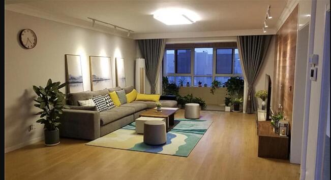 三房两厅简约风格装修 木板做电视背景墙真漂亮