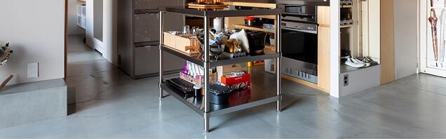 54平小户型家装设计 全屋水泥地屋顶连漆都不刷..